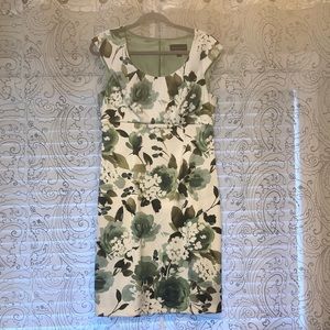 White/Green midi sleeveless dress. Size 10.